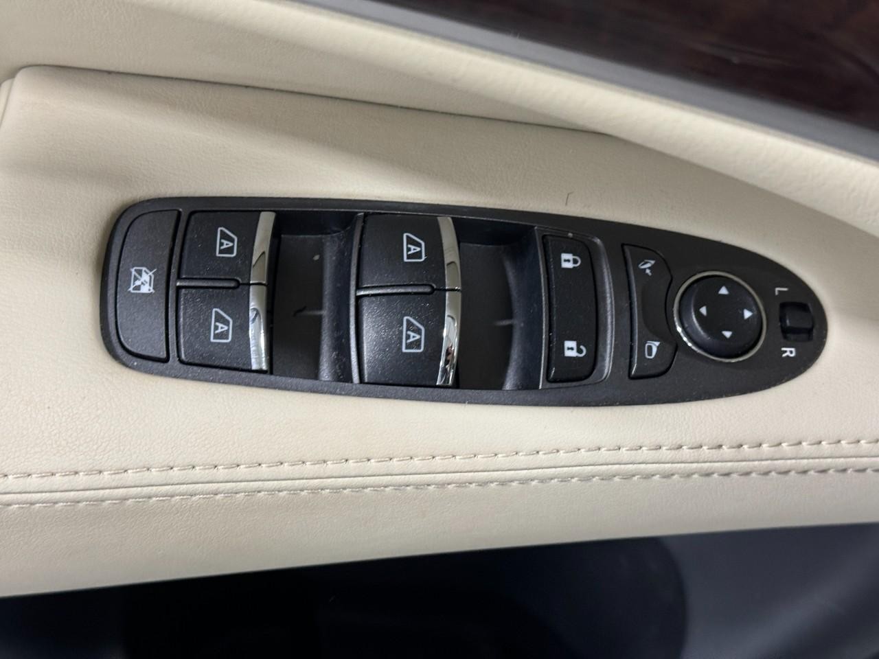 INFINITI QX60 Vehicle Full-screen Gallery Image 26