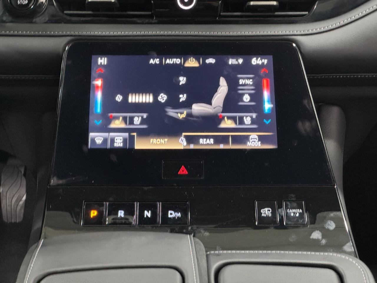 INFINITI QX80 Vehicle Full-screen Gallery Image 16