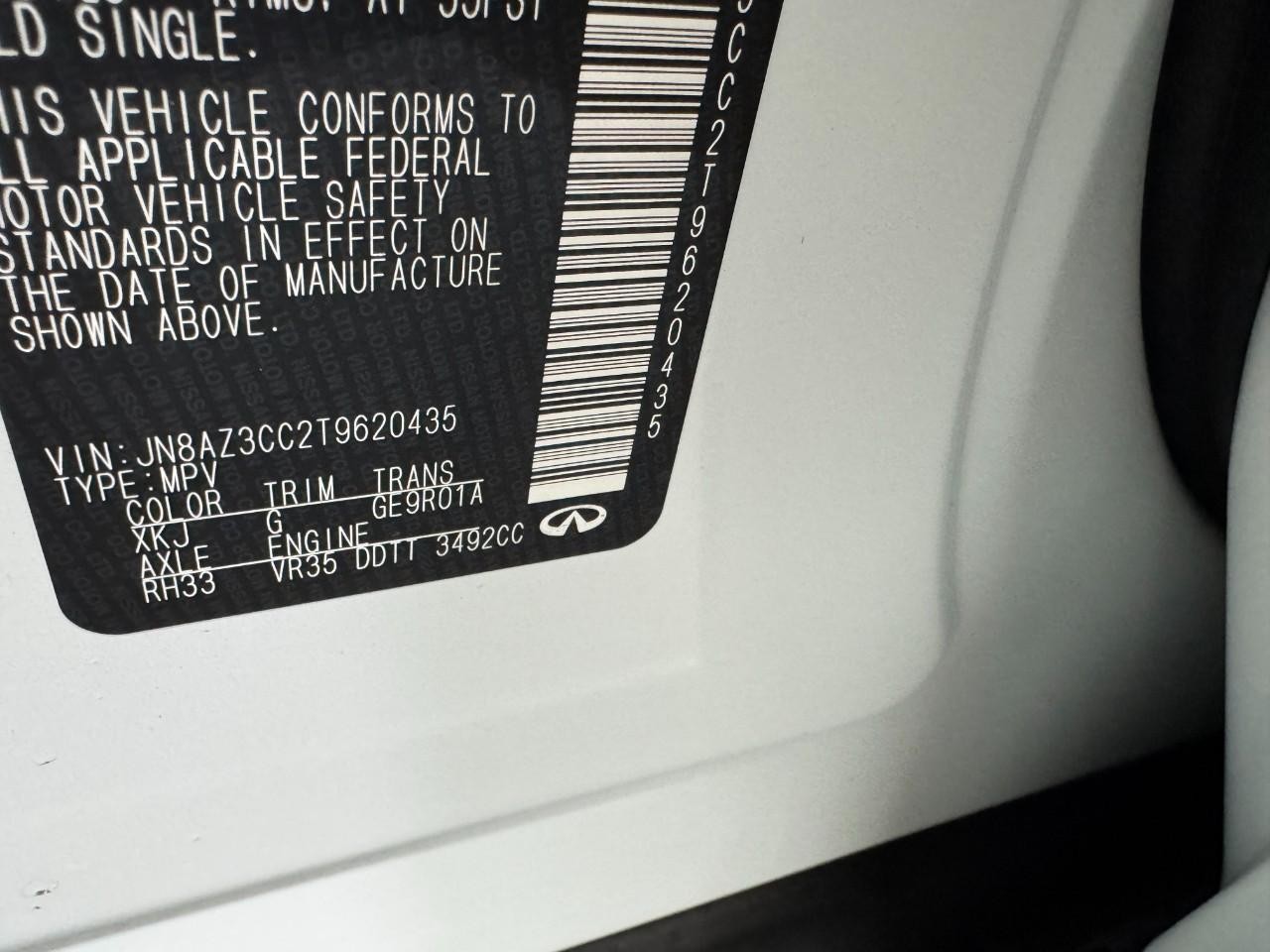 INFINITI QX80 Vehicle Full-screen Gallery Image 34