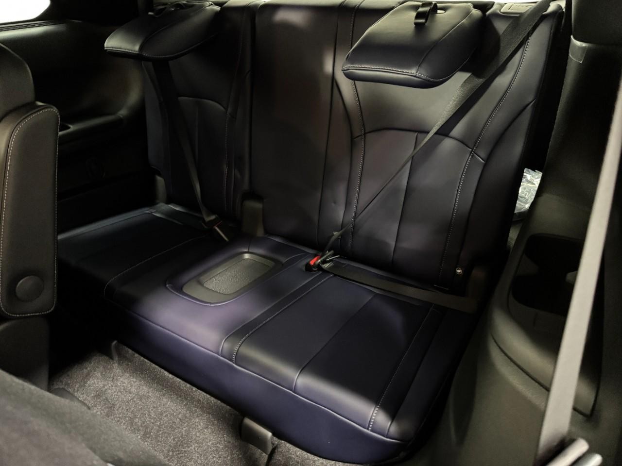 INFINITI QX60 Vehicle Full-screen Gallery Image 8