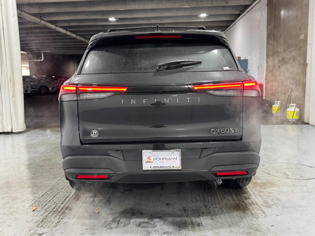 INFINITI QX60 Vehicle Full-screen Gallery Image 10