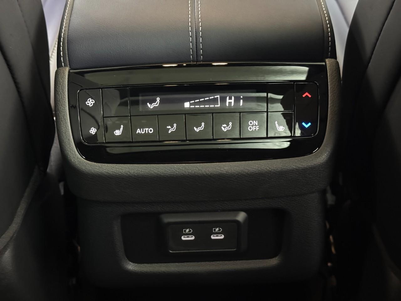 INFINITI QX60 Vehicle Full-screen Gallery Image 13