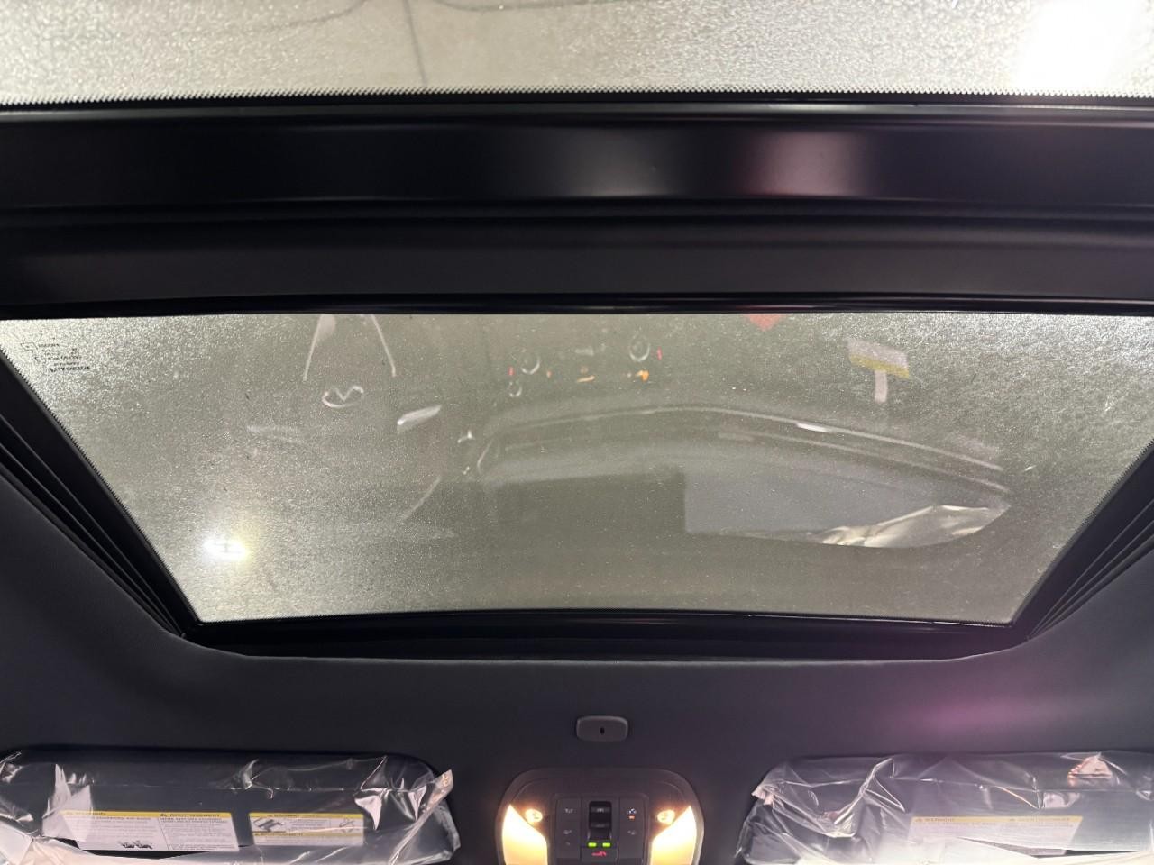 INFINITI QX60 Vehicle Full-screen Gallery Image 14