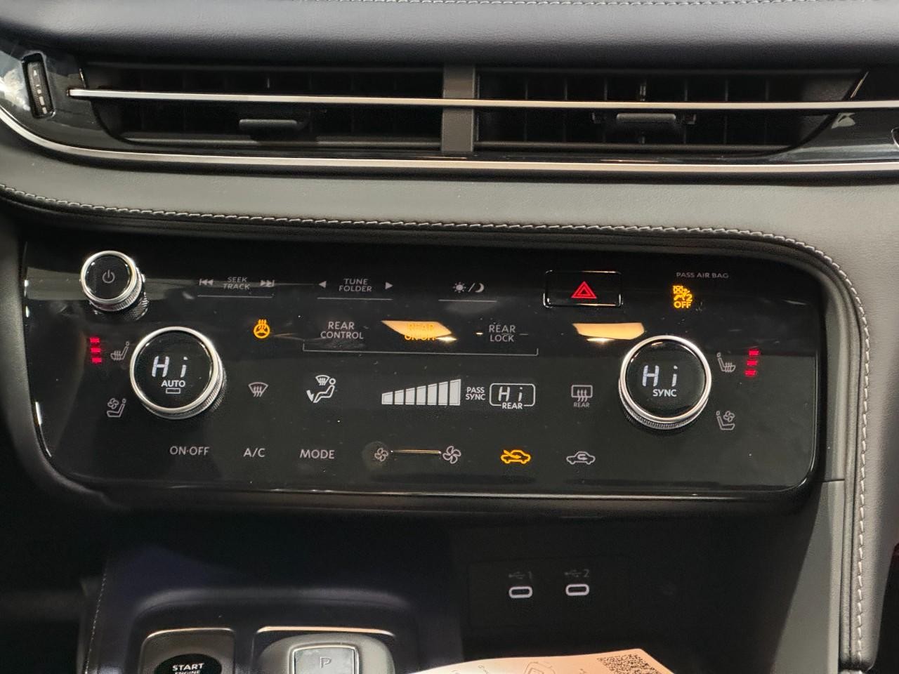 INFINITI QX60 Vehicle Full-screen Gallery Image 18