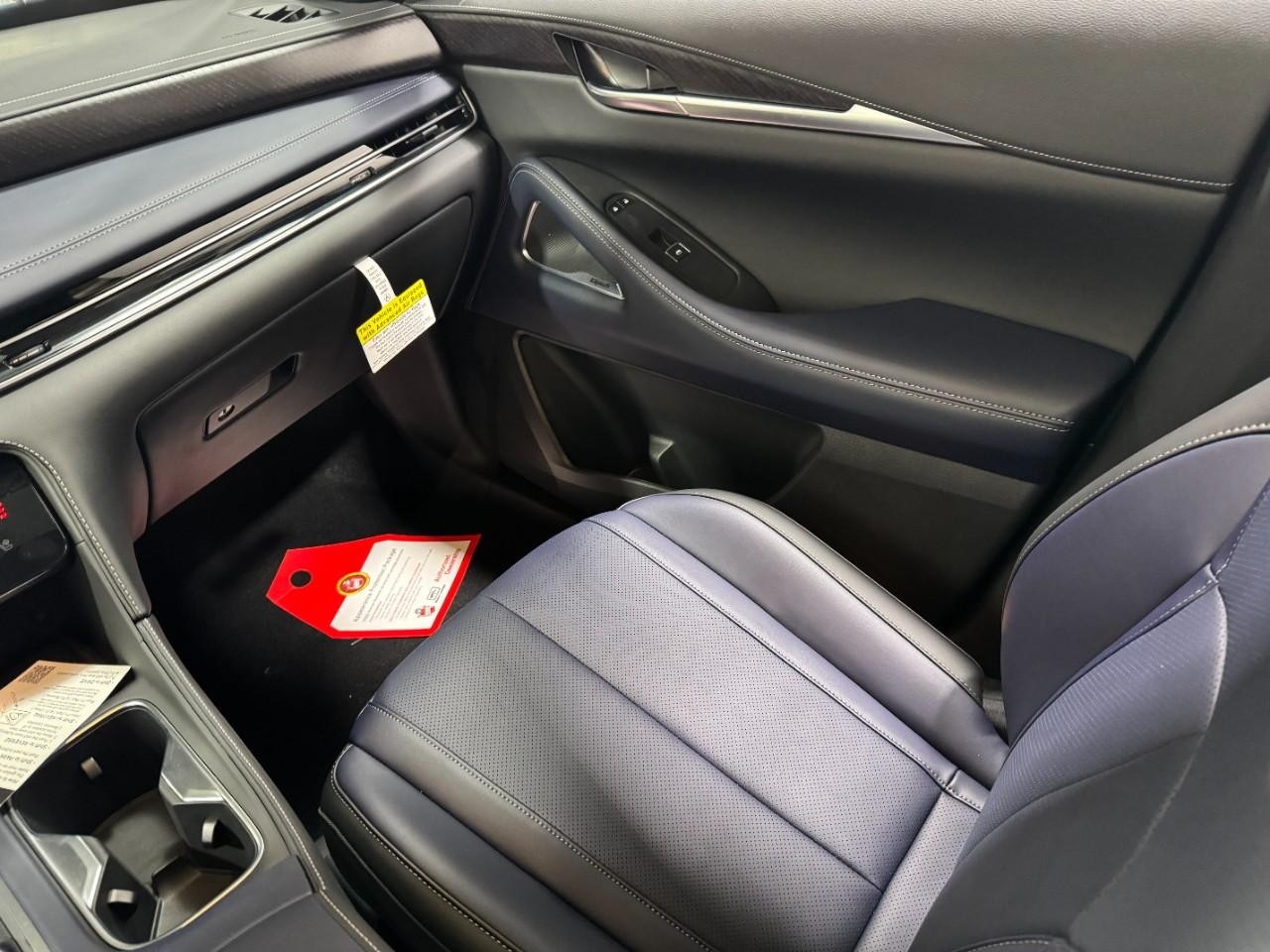 INFINITI QX60 Vehicle Full-screen Gallery Image 20