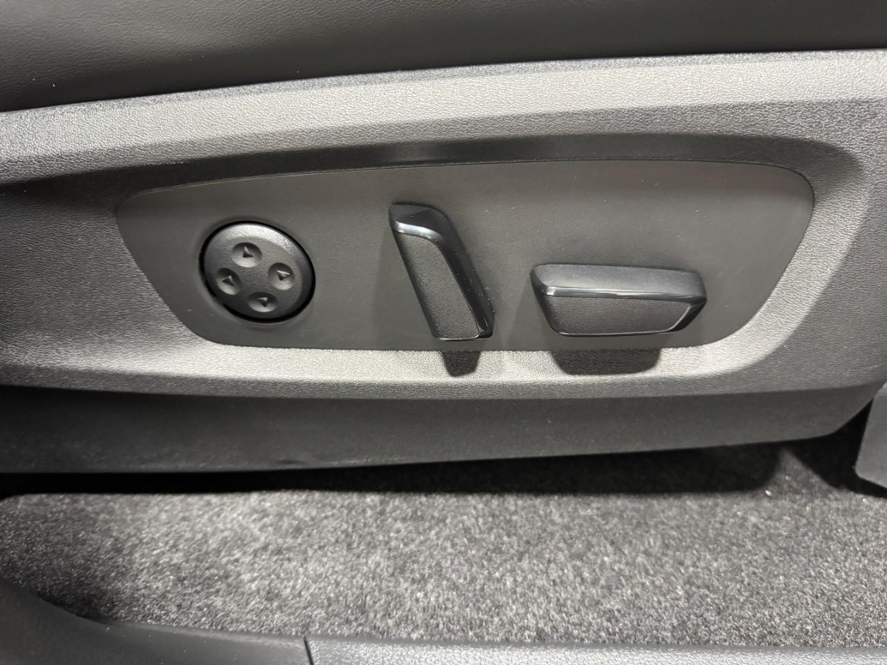 INFINITI QX60 Vehicle Full-screen Gallery Image 23