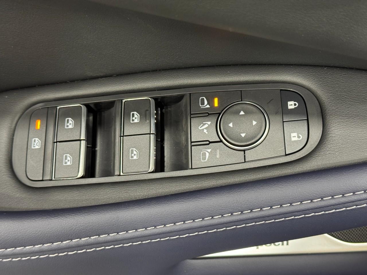 INFINITI QX60 Vehicle Full-screen Gallery Image 26