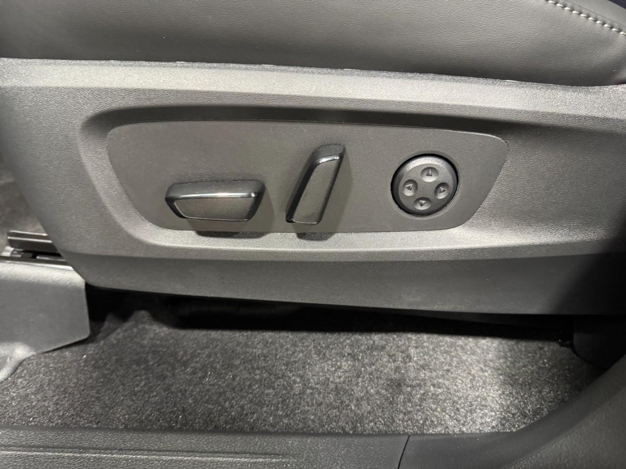 INFINITI QX60 Vehicle Full-screen Gallery Image 30