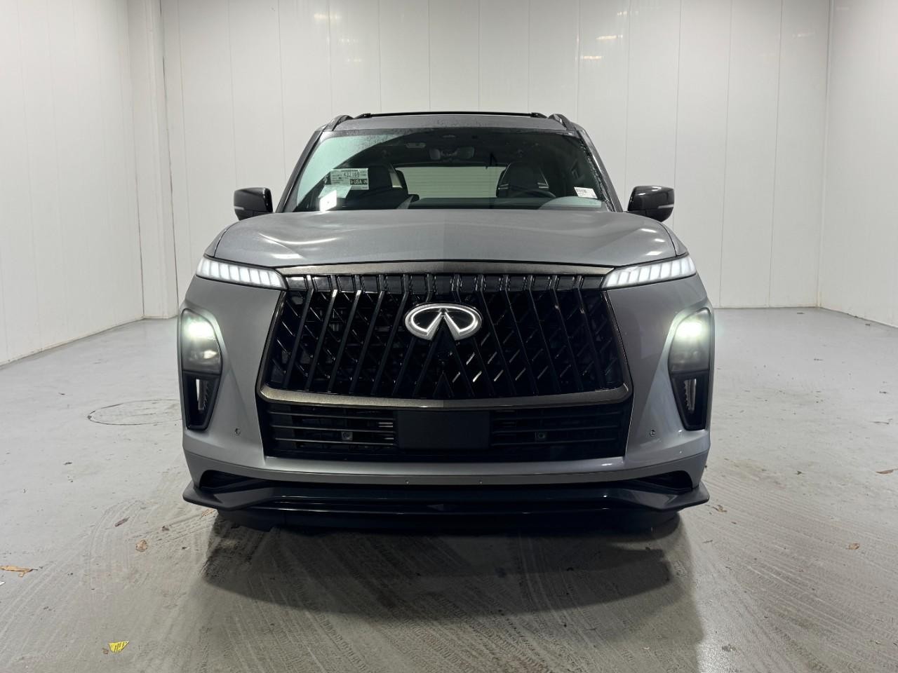 INFINITI QX80 Vehicle Full-screen Gallery Image 7