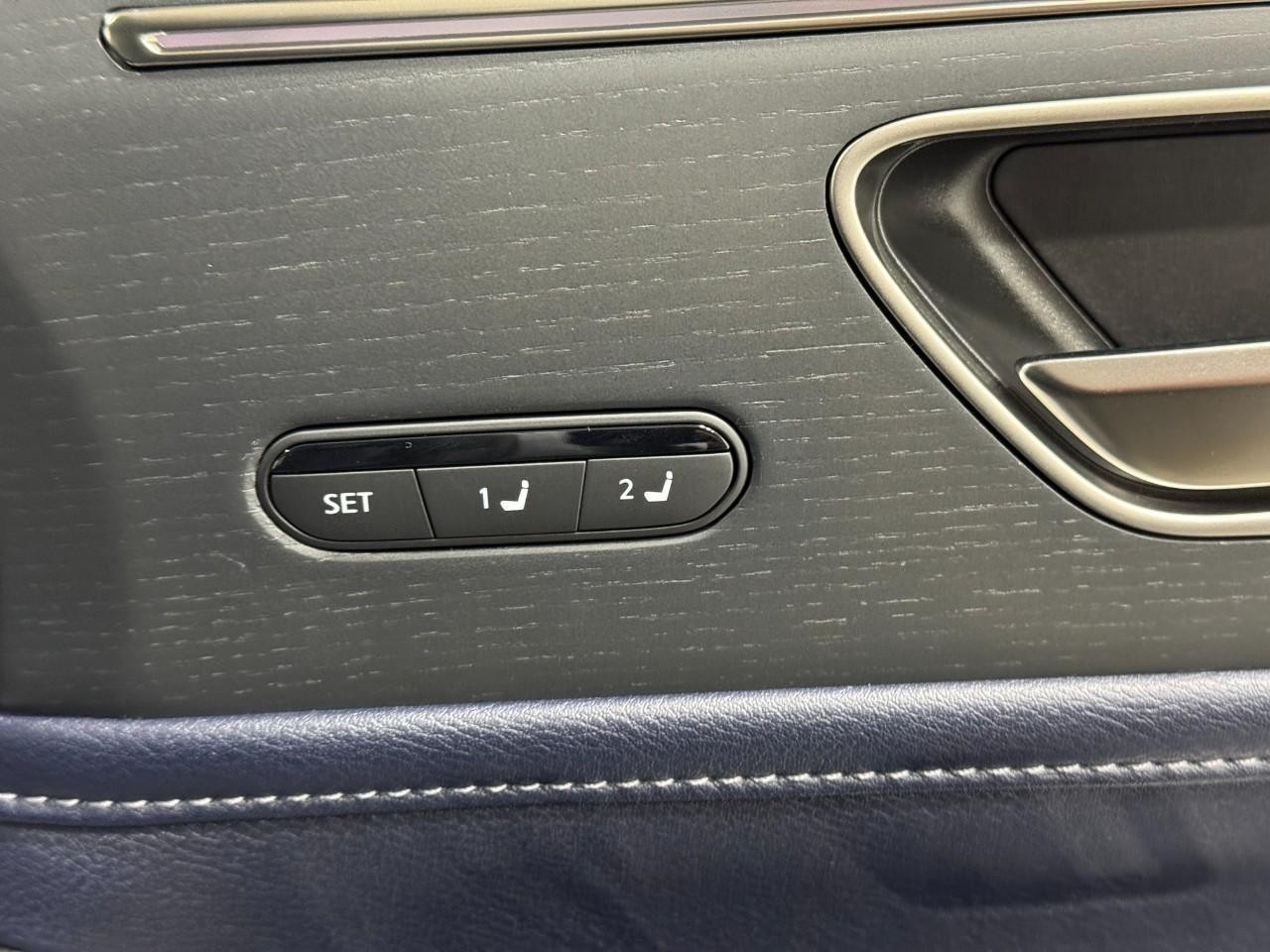 INFINITI QX80 Vehicle Full-screen Gallery Image 23