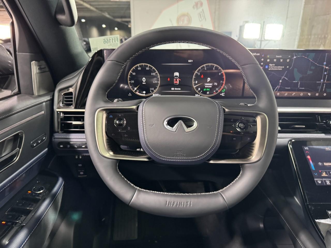 INFINITI QX80 Vehicle Full-screen Gallery Image 17