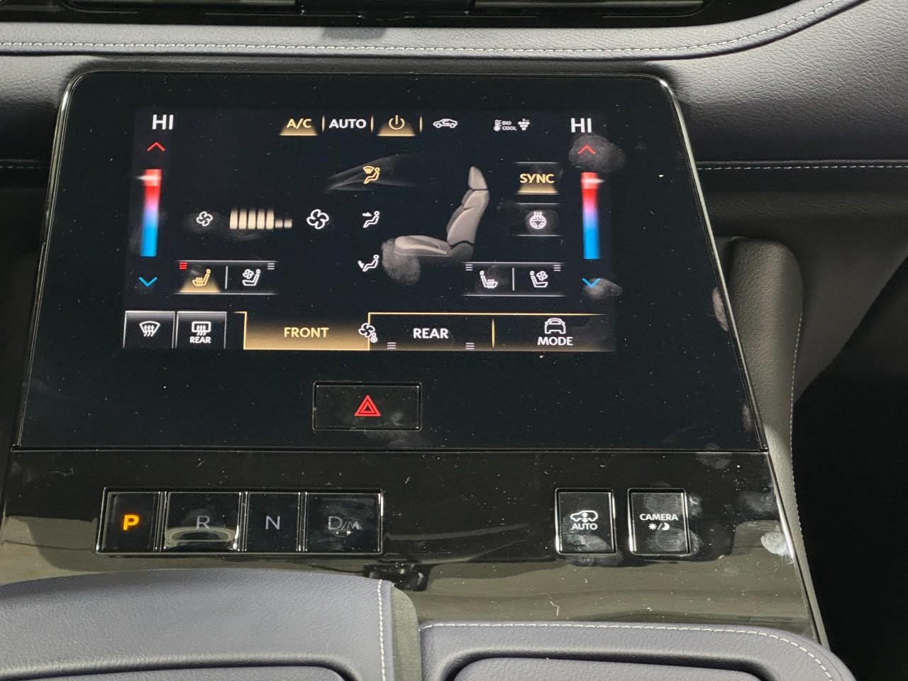 INFINITI QX80 Vehicle Full-screen Gallery Image 19