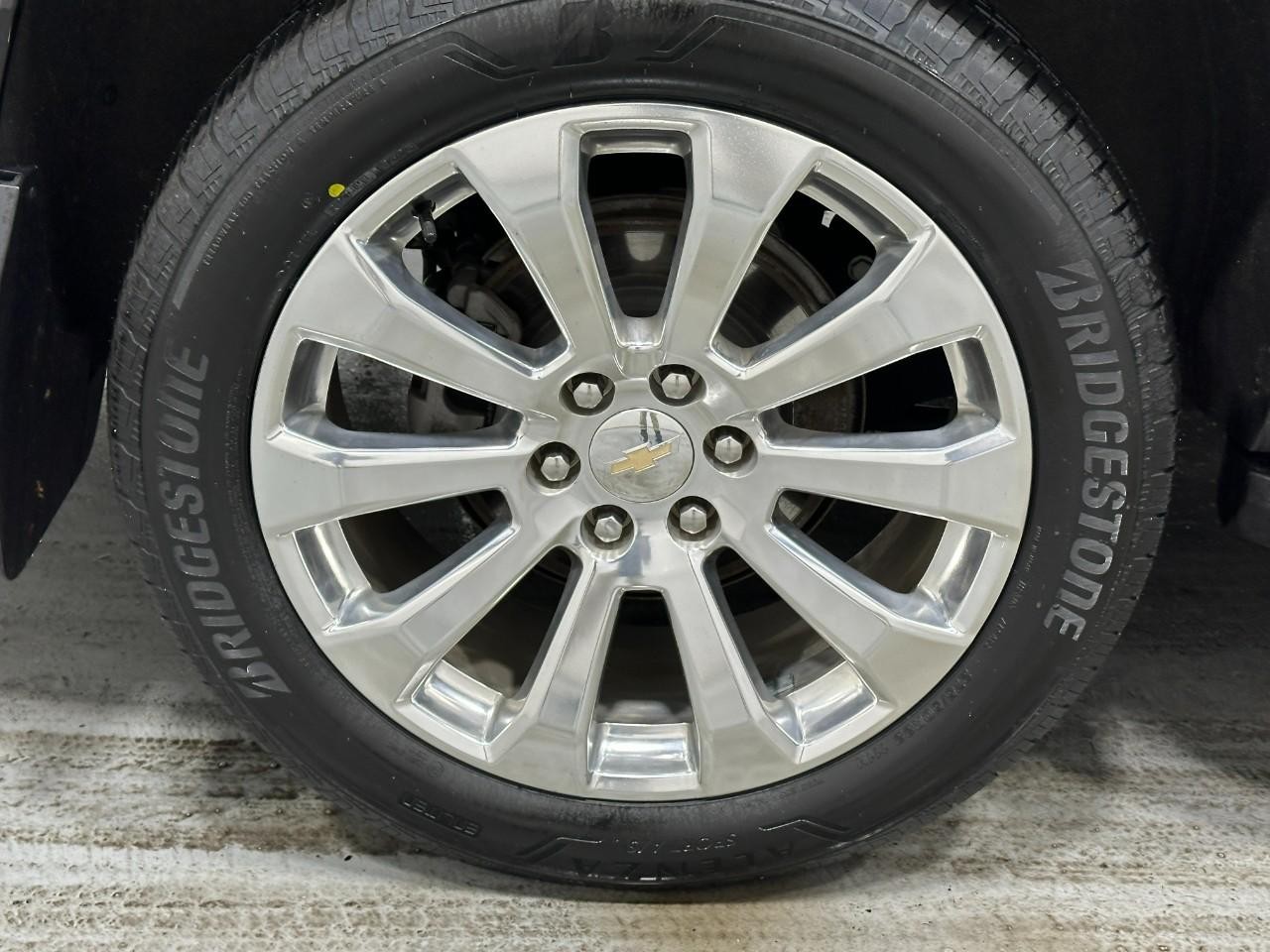 Chevrolet Tahoe Vehicle Full-screen Gallery Image 9