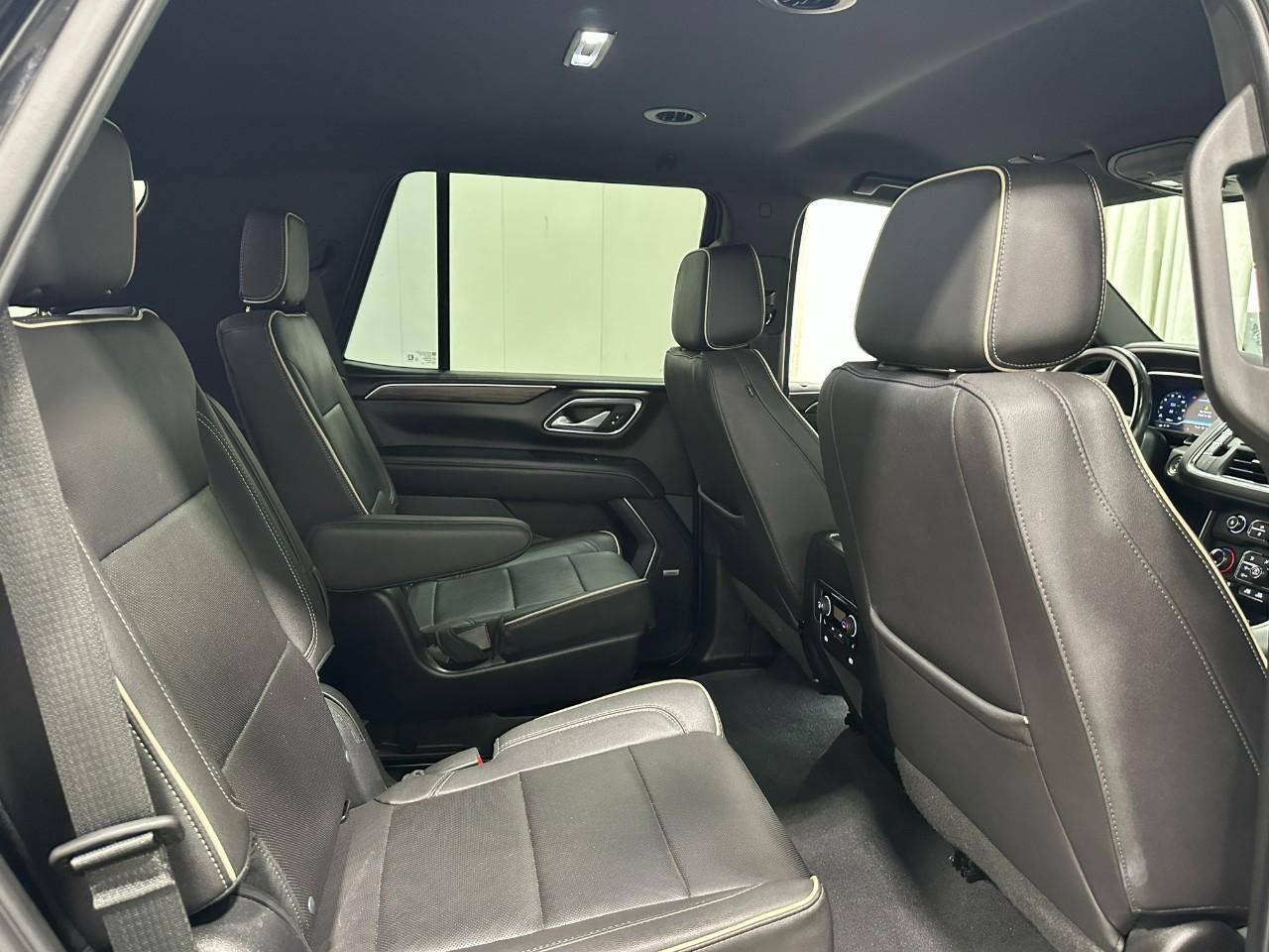 Chevrolet Tahoe Vehicle Full-screen Gallery Image 12