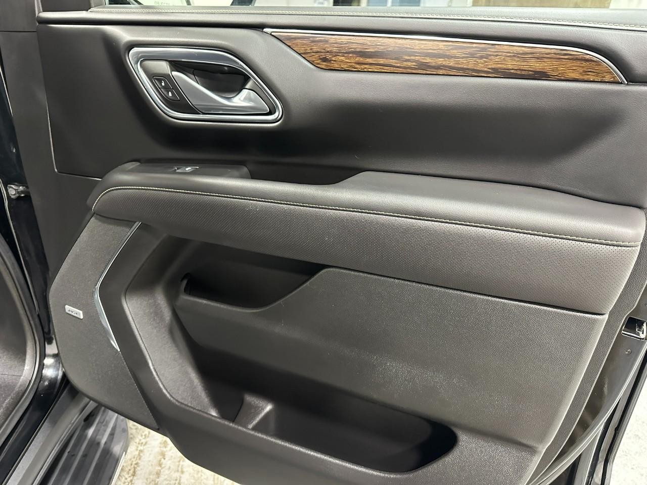 Chevrolet Tahoe Vehicle Full-screen Gallery Image 21