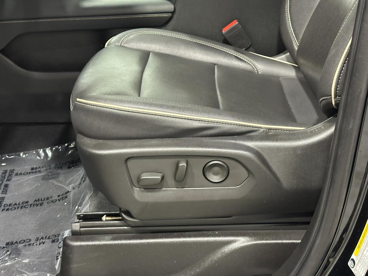 Chevrolet Tahoe Vehicle Full-screen Gallery Image 23