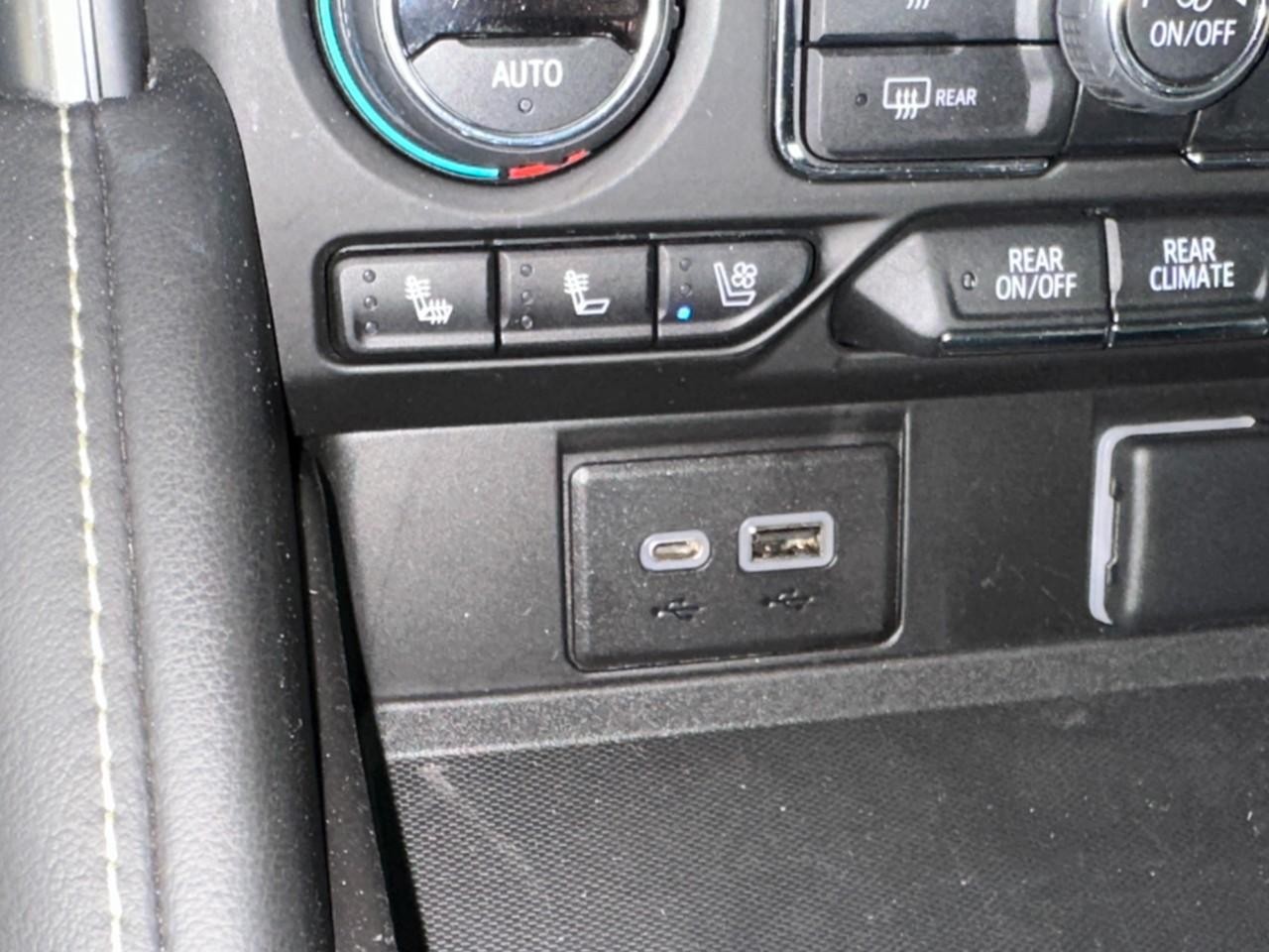 Chevrolet Tahoe Vehicle Full-screen Gallery Image 29