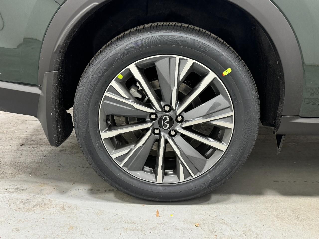 INFINITI QX60 Vehicle Full-screen Gallery Image 5