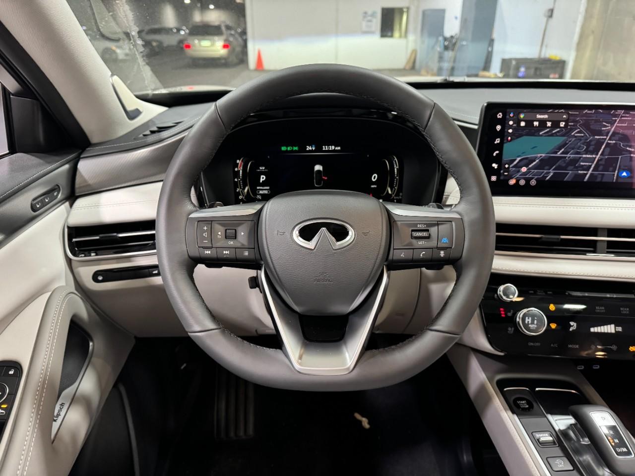 INFINITI QX60 Vehicle Full-screen Gallery Image 16