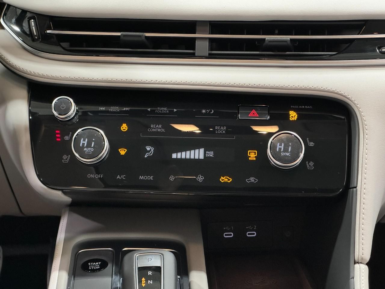 INFINITI QX60 Vehicle Full-screen Gallery Image 18