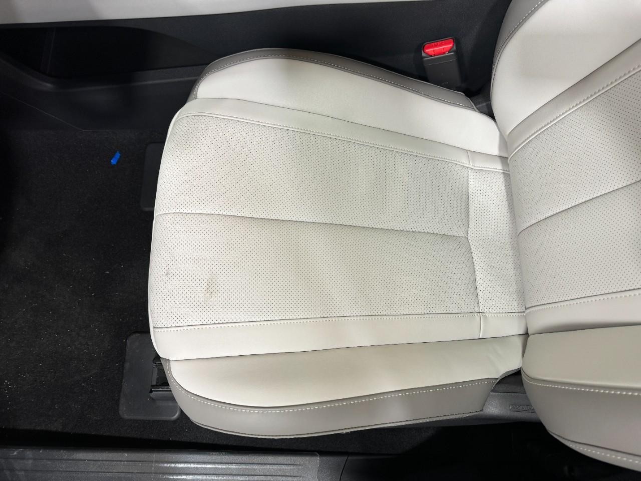 INFINITI QX60 Vehicle Full-screen Gallery Image 29