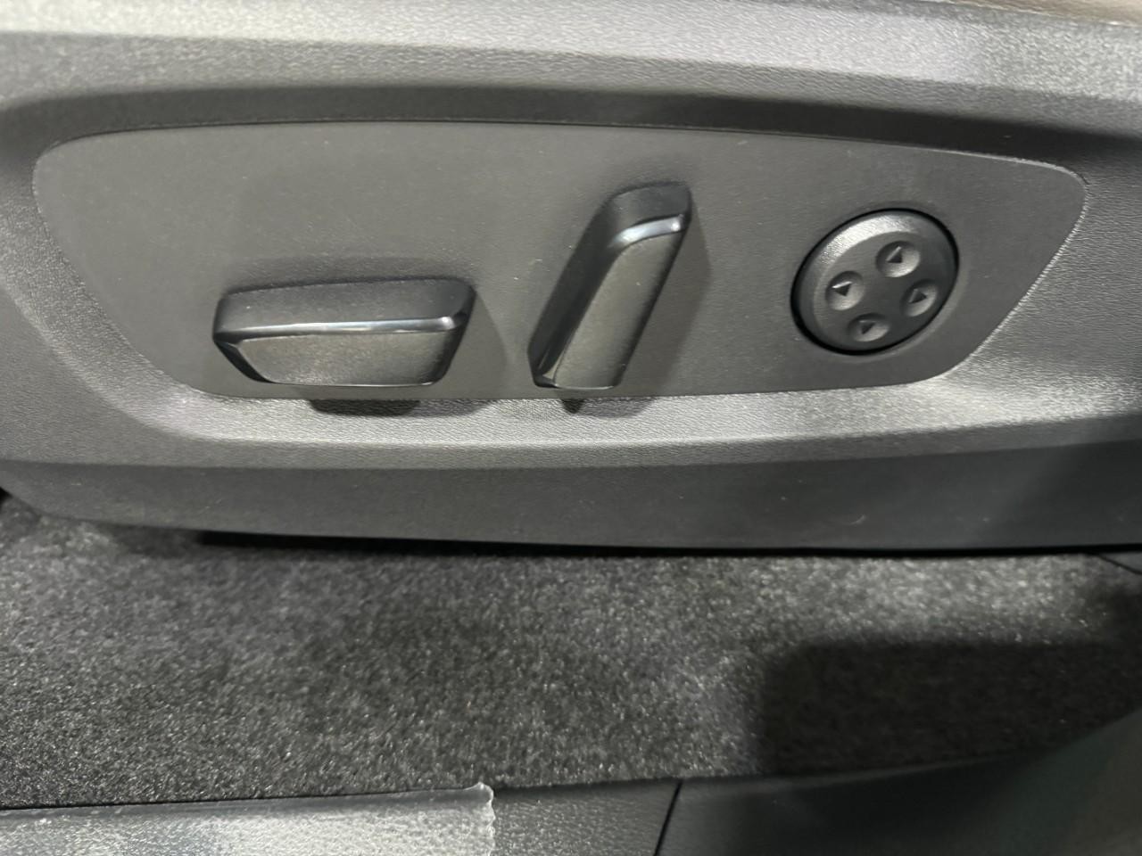 INFINITI QX60 Vehicle Full-screen Gallery Image 30