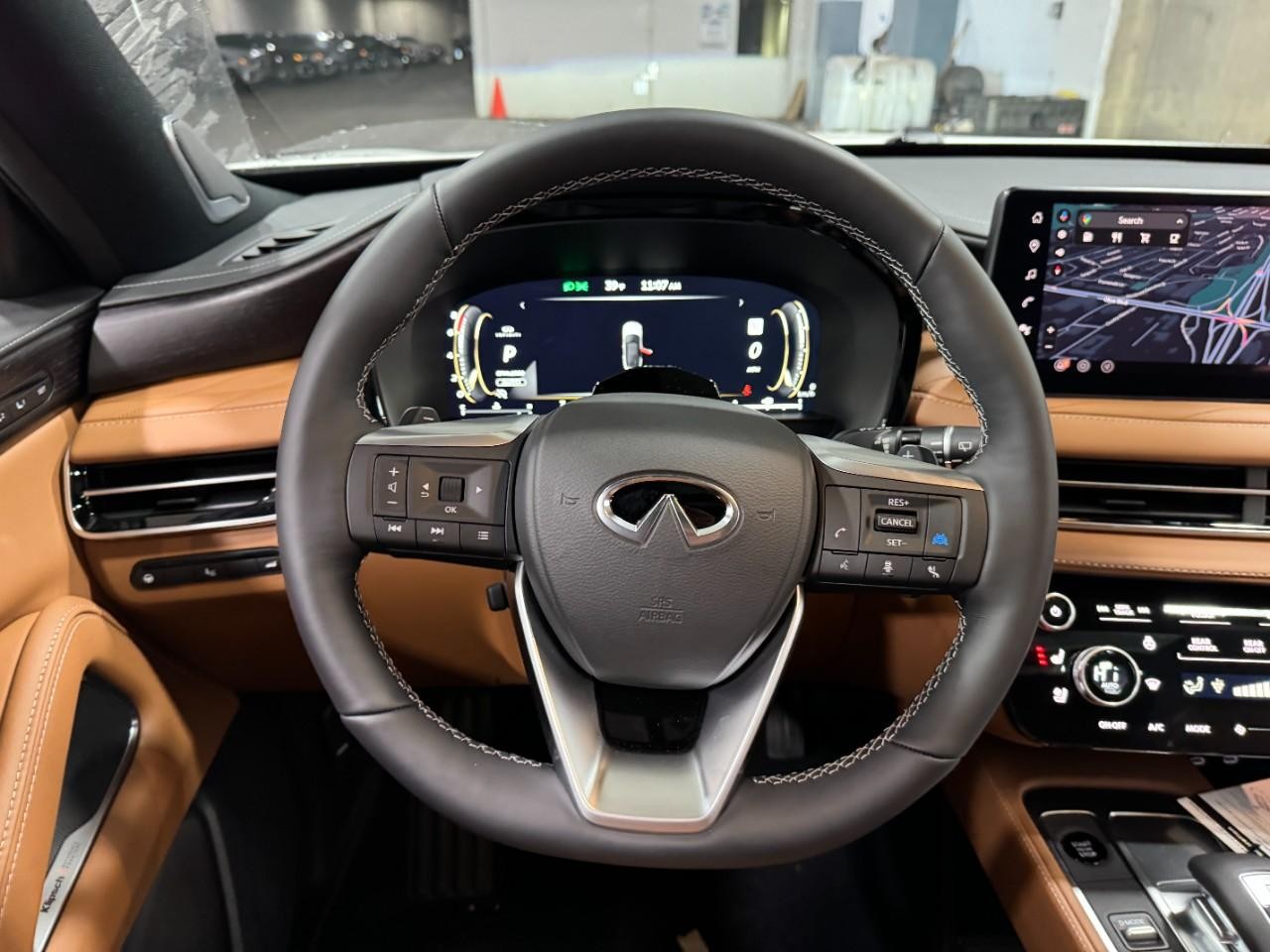 INFINITI QX60 Vehicle Full-screen Gallery Image 16