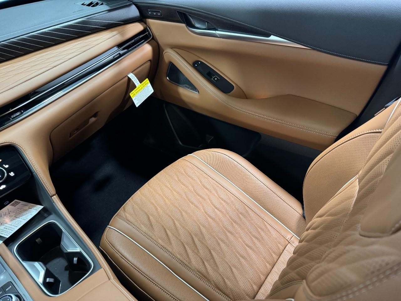 INFINITI QX60 Vehicle Full-screen Gallery Image 20