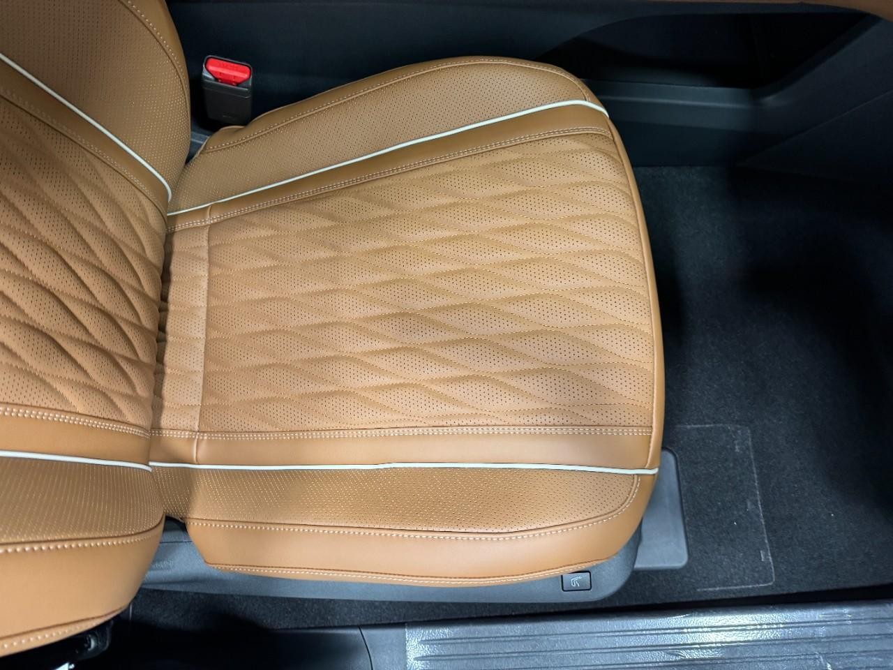 INFINITI QX60 Vehicle Full-screen Gallery Image 22