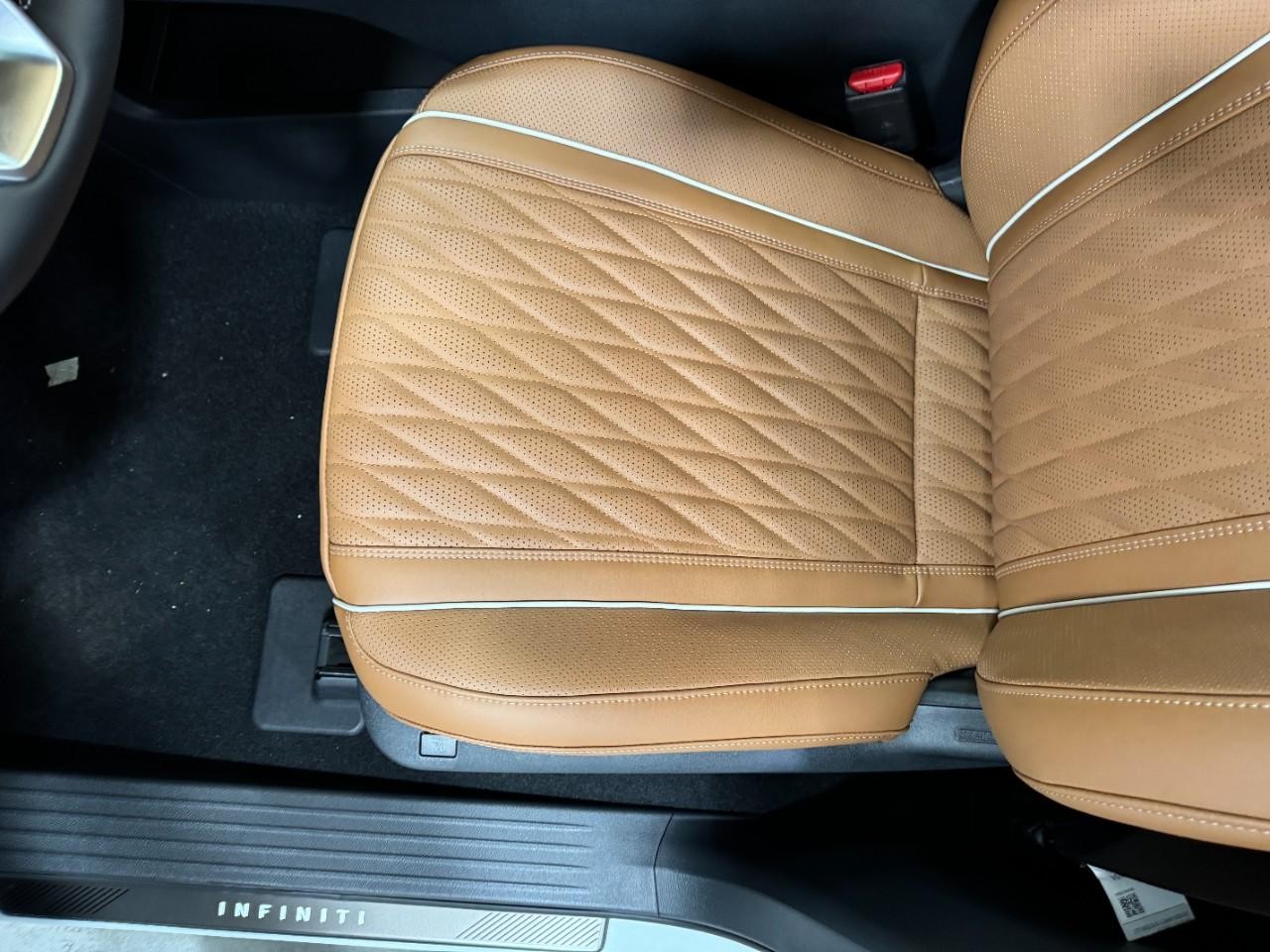 INFINITI QX60 Vehicle Full-screen Gallery Image 30