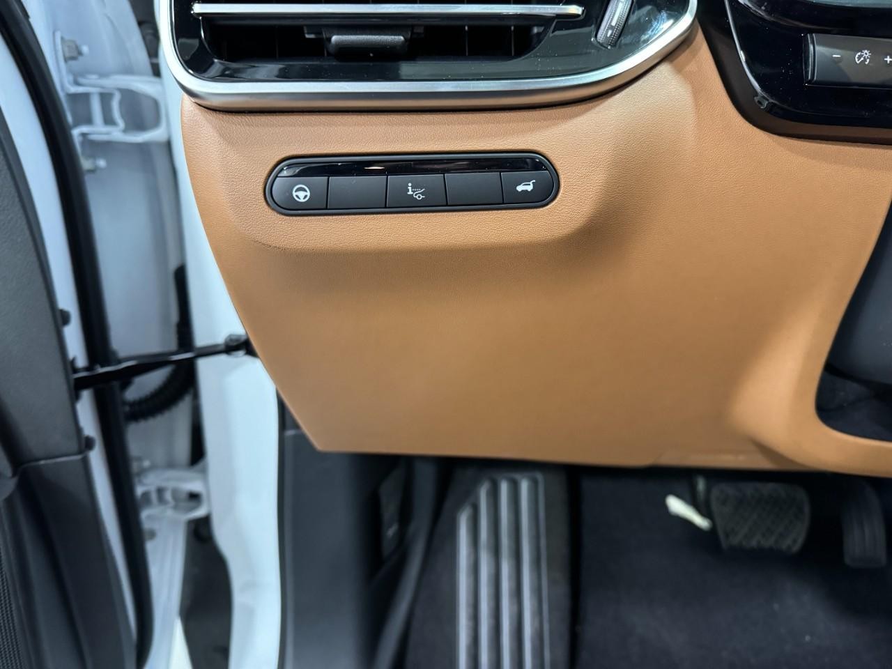 INFINITI QX60 Vehicle Full-screen Gallery Image 32