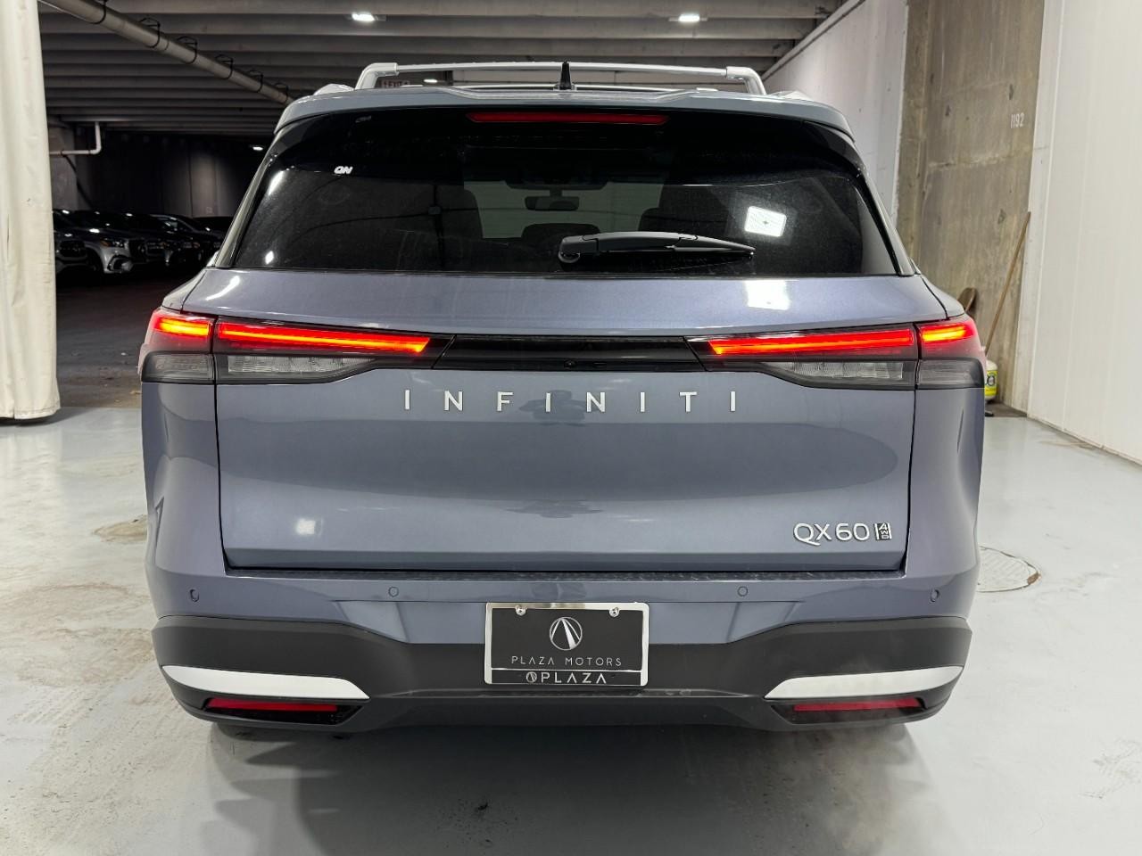 INFINITI QX60 Vehicle Full-screen Gallery Image 10