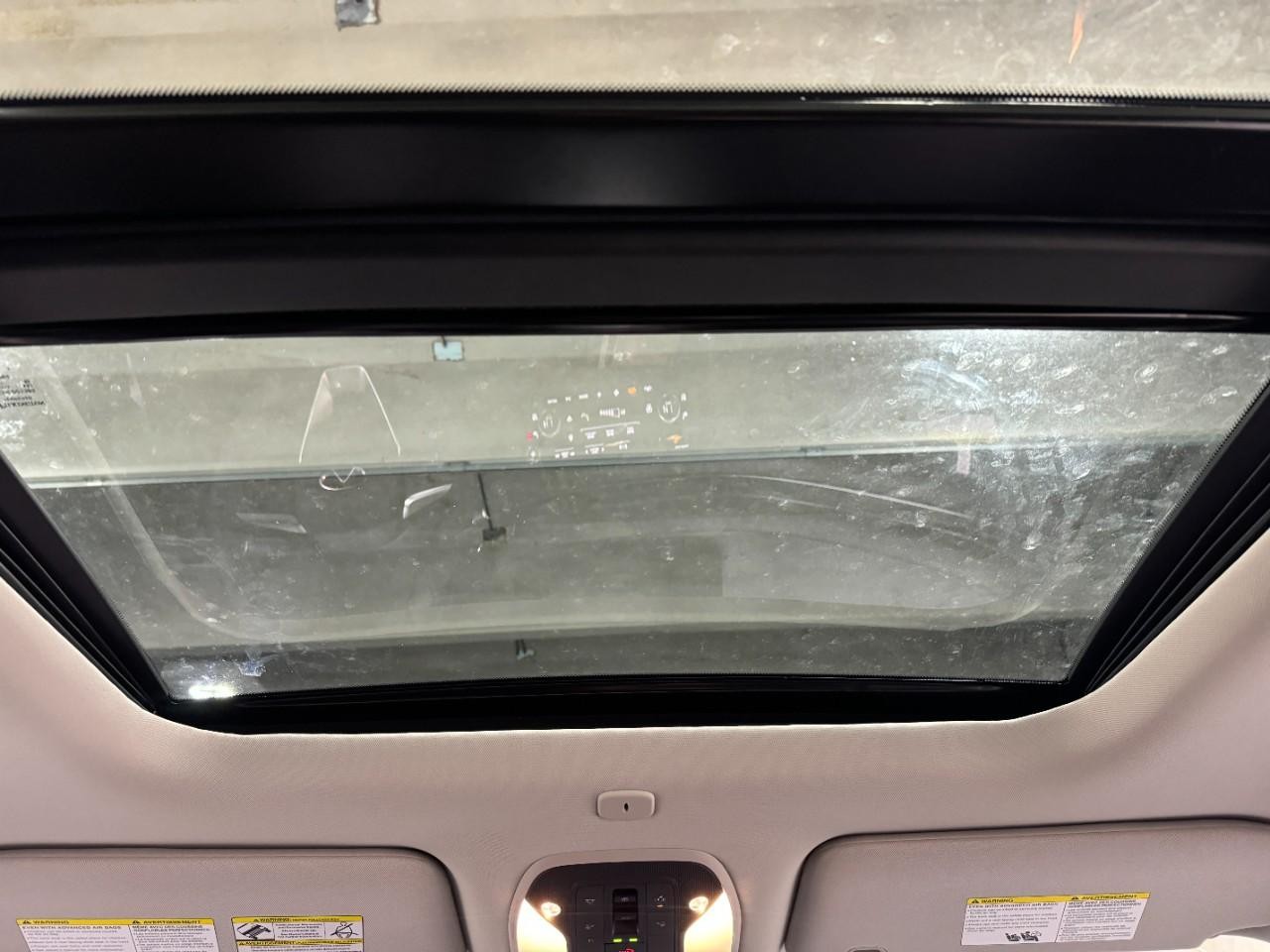 INFINITI QX60 Vehicle Full-screen Gallery Image 14