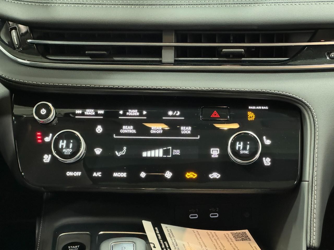 INFINITI QX60 Vehicle Full-screen Gallery Image 18