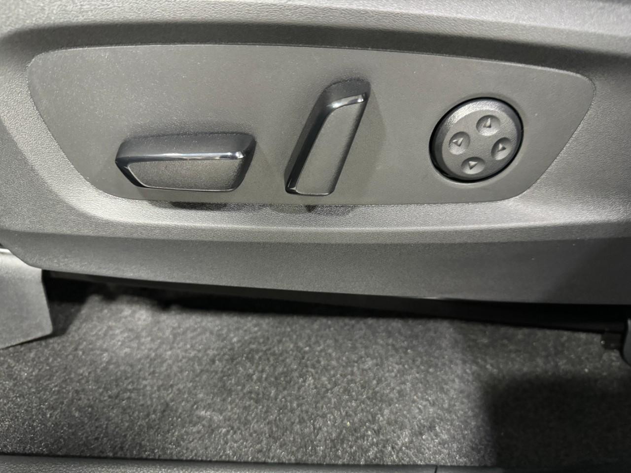 INFINITI QX60 Vehicle Full-screen Gallery Image 30