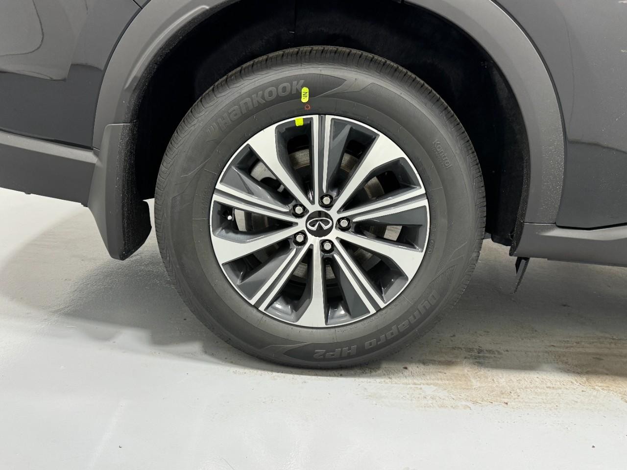 INFINITI QX60 Vehicle Full-screen Gallery Image 5