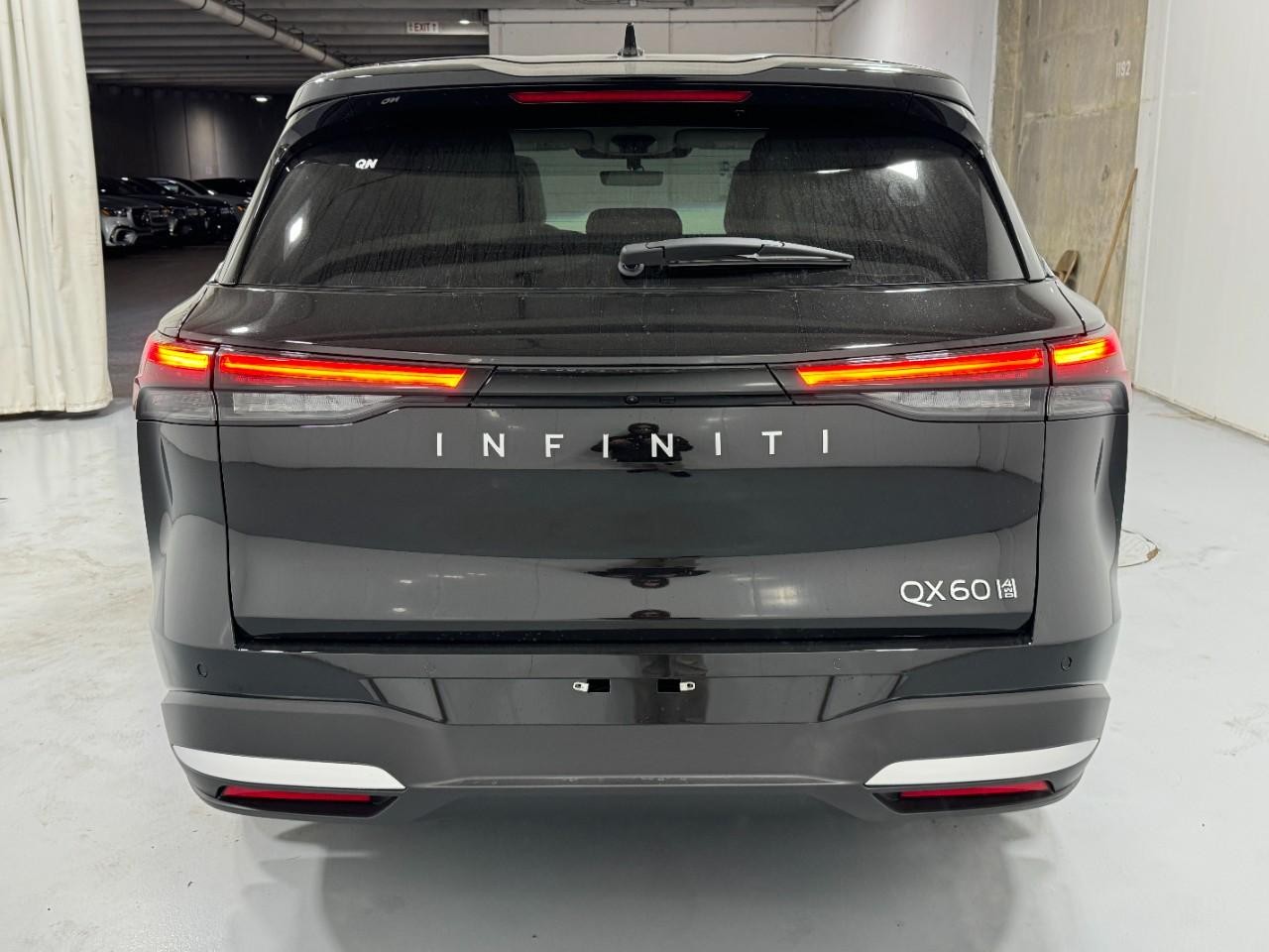INFINITI QX60 Vehicle Full-screen Gallery Image 10