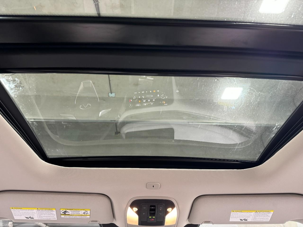 INFINITI QX60 Vehicle Full-screen Gallery Image 14