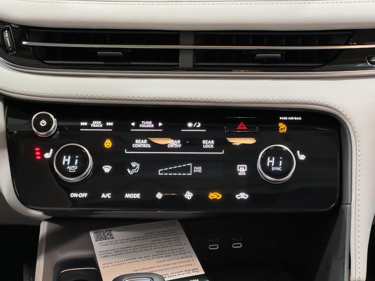 INFINITI QX60 Vehicle Full-screen Gallery Image 18