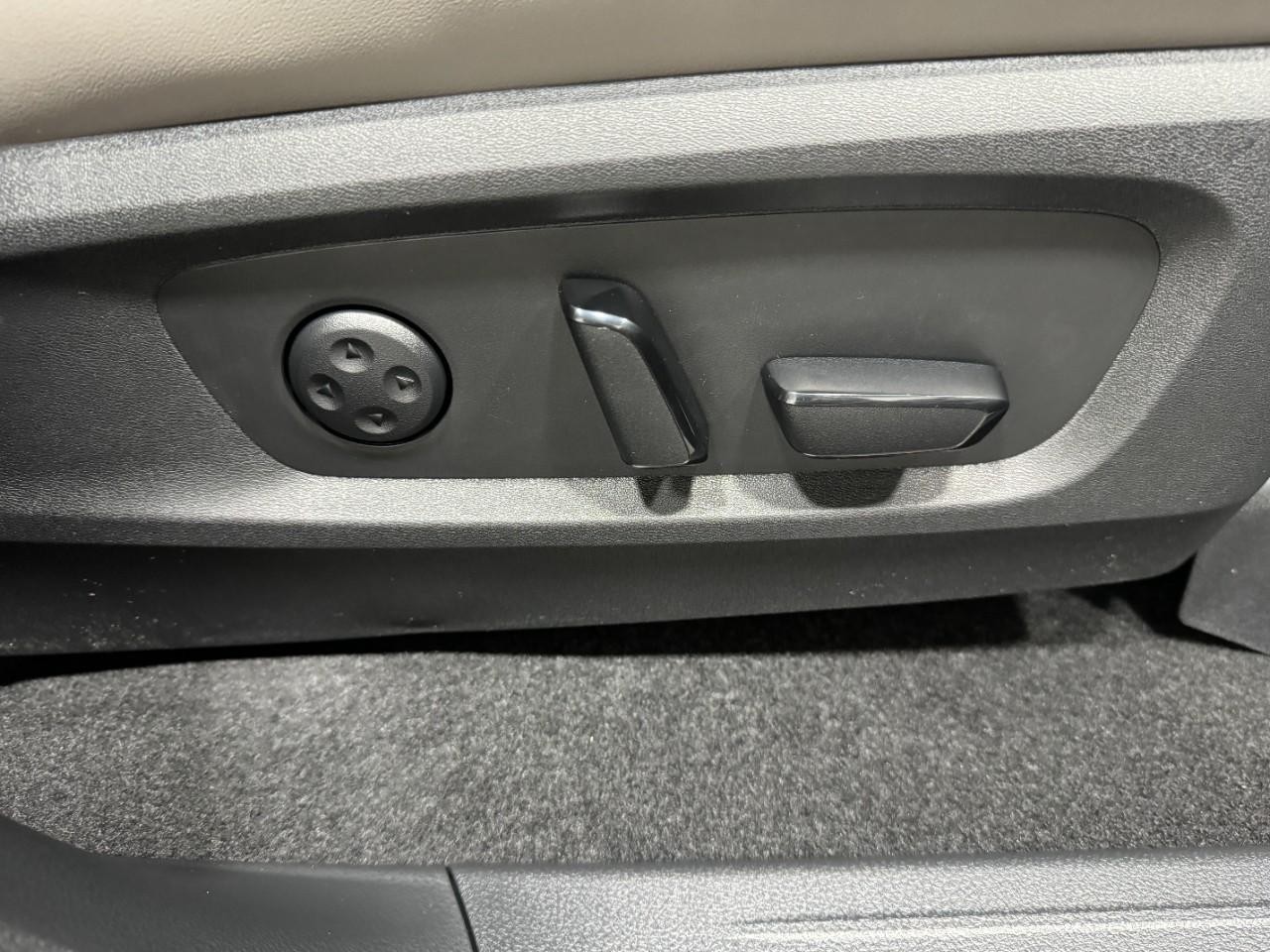 INFINITI QX60 Vehicle Full-screen Gallery Image 23