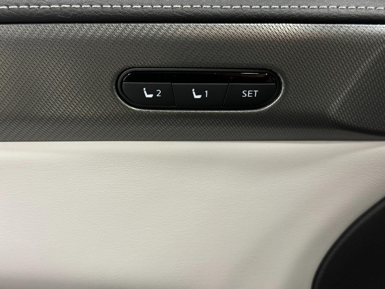 INFINITI QX60 Vehicle Full-screen Gallery Image 25