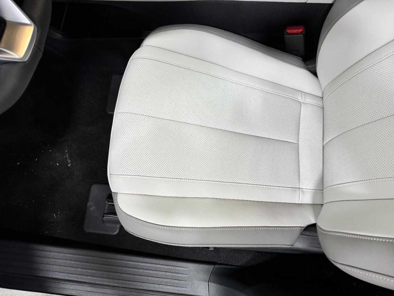 INFINITI QX60 Vehicle Full-screen Gallery Image 28