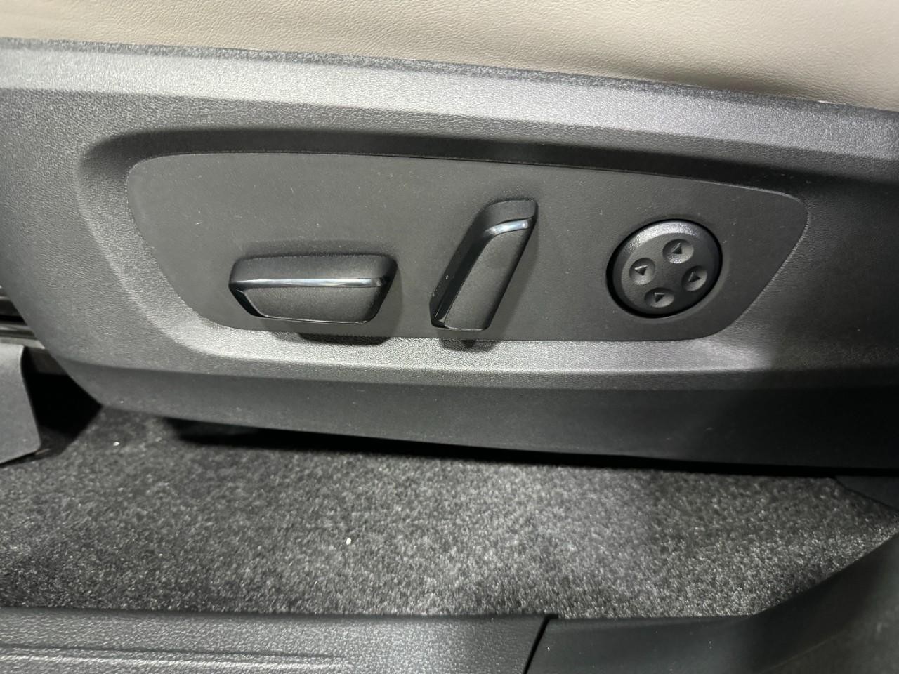 INFINITI QX60 Vehicle Full-screen Gallery Image 29