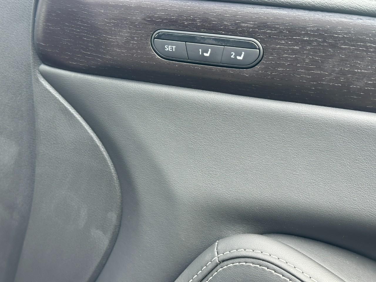 INFINITI QX60 Vehicle Full-screen Gallery Image 22