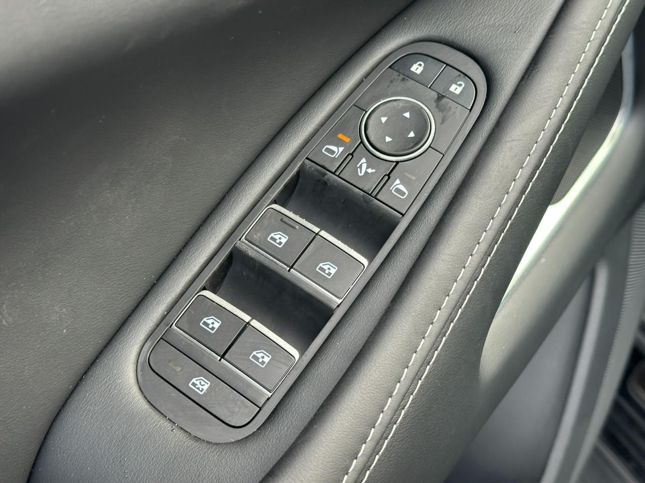 INFINITI QX60 Vehicle Full-screen Gallery Image 23