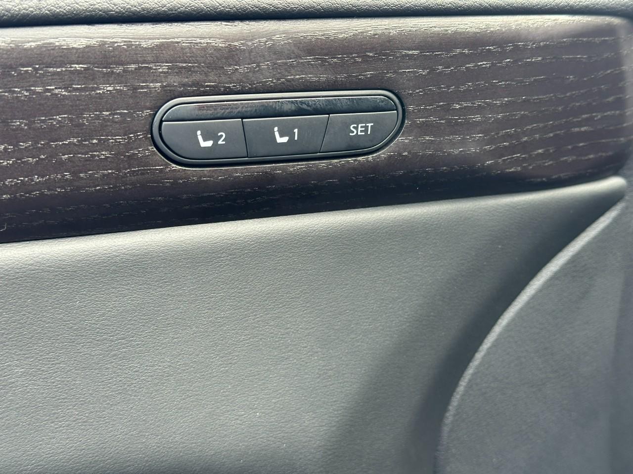 INFINITI QX60 Vehicle Full-screen Gallery Image 24