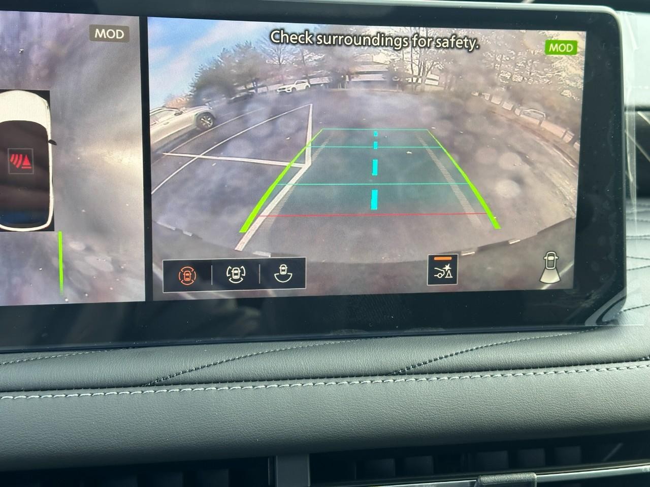 INFINITI QX60 Vehicle Full-screen Gallery Image 33