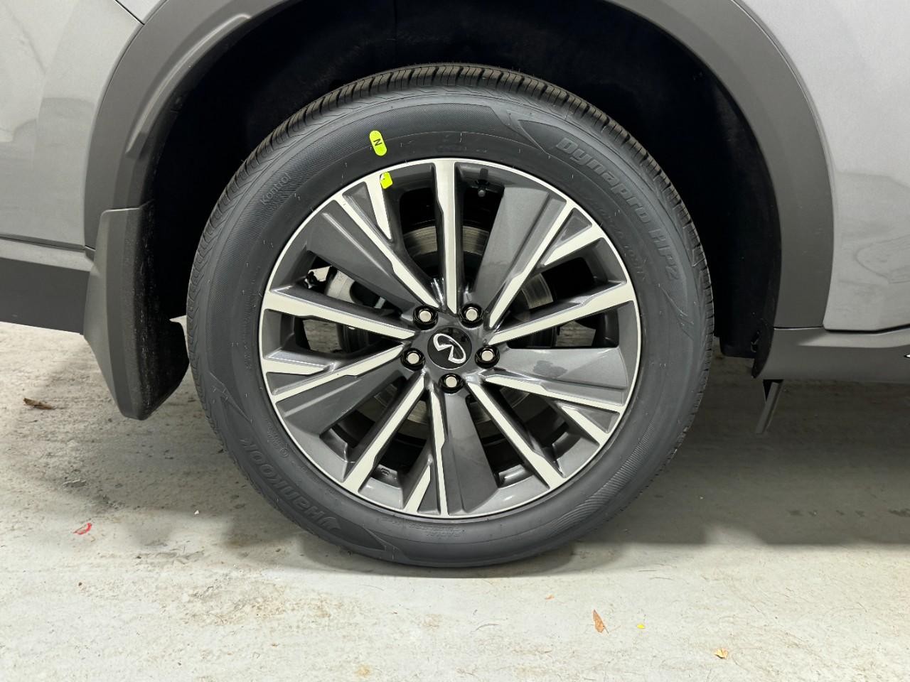 INFINITI QX60 Vehicle Full-screen Gallery Image 5