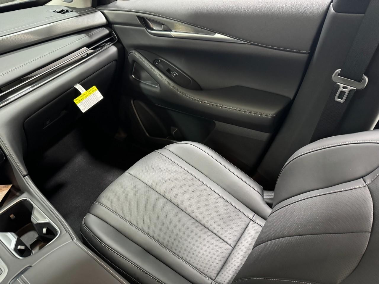 INFINITI QX60 Vehicle Full-screen Gallery Image 20