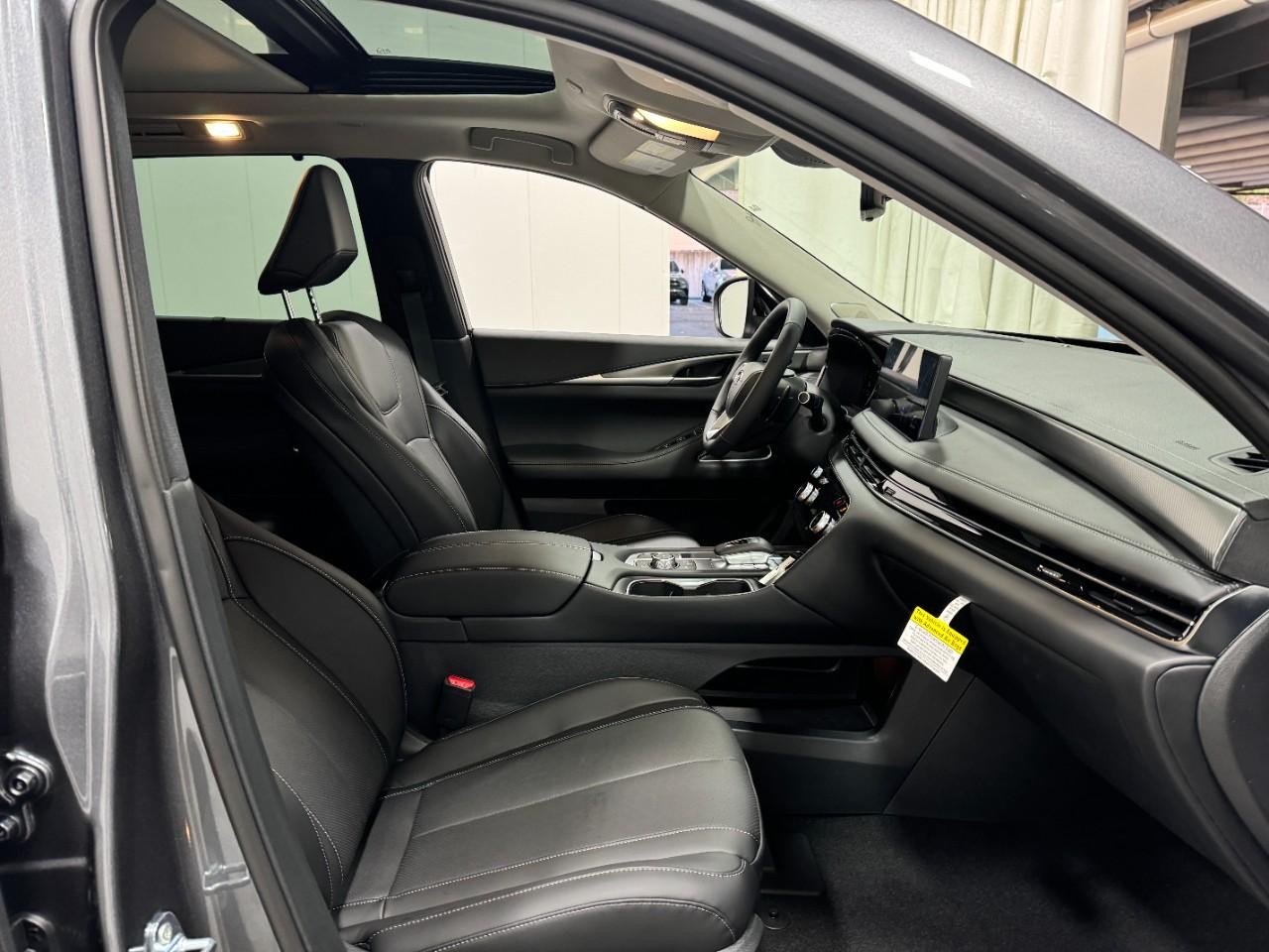 INFINITI QX60 Vehicle Full-screen Gallery Image 21